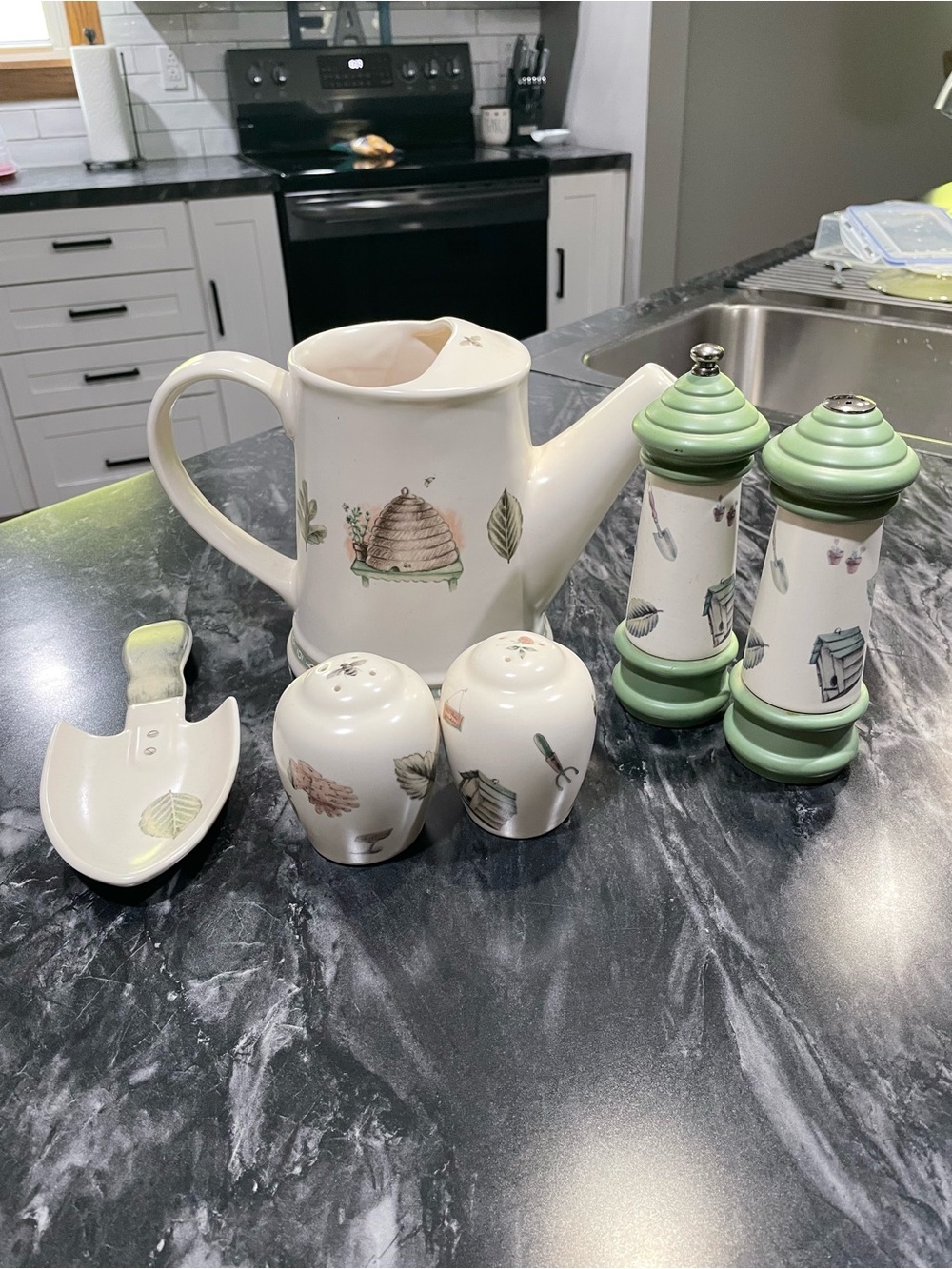 Pfaltzgraff Naturewood Collection